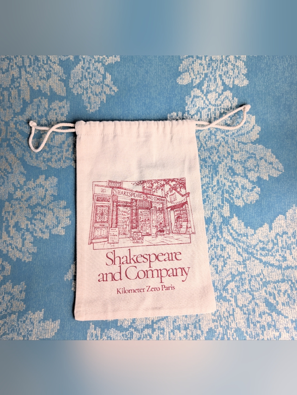 Shakespeare‎ and Company Drawstring Book Pouch Pochette - White with Red Print